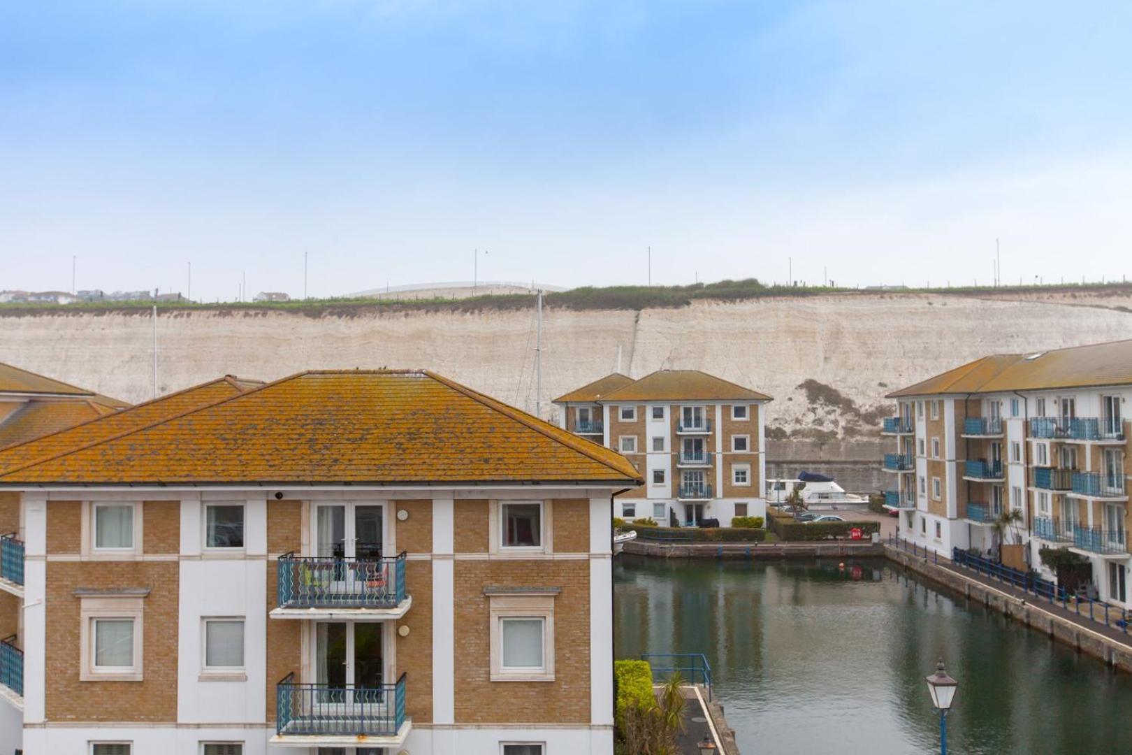Guestready - Beautiful At Marina * Hove